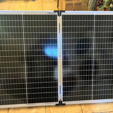 Estacion de energía  con su panel  y todo  incluido - 5/10