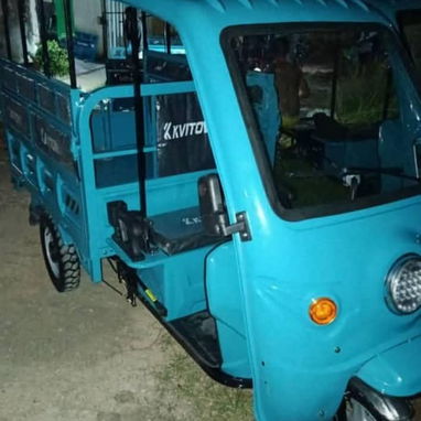 LISTOS PARA ENTREGAR *🛺Triciclos KVITOVA CON CABINA Y TECHO 0km A ESTRENAR 4970 Usd - Img 124045829