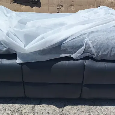 Conjunto de sofá reclinable sellado al vacío con un pequeño detalle q no afecta en nada 1600 - 2/5
