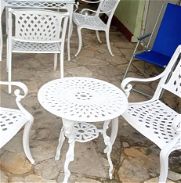 Dos butacas y mesa de bar ,para exteriores ofrecemos servicio de entregas gratis en toda la Habana - Img 45698669