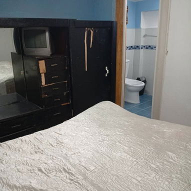 🏡 SE VENDE APARTAMENTO, construcción capitalista, en zona céntrica y comercial de MIRAMAR, PLAYA. - Img 120895969