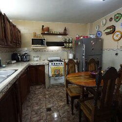 Se vende Hostal de 5 Cuartos con 4 Baños en El Vedado, de excelentes condiciones y confort alto - 3/10