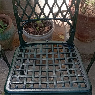 Juego de mesa para terraza de cuatro sillas mire las fotos muebles de aluminio color negro matizado en verde - Img 121401850
