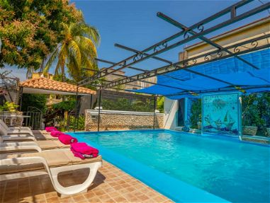 De lujo! Casa de alquiler en el Sevillano piscina+jacuzzi+terraza - Img 61539458