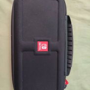 Funda rígida oficial de nintendo con porta cartuchos - Img 56353216