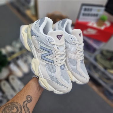 New Balance 9060 #43 44 Precio 75 usd VEDADO - 3/4