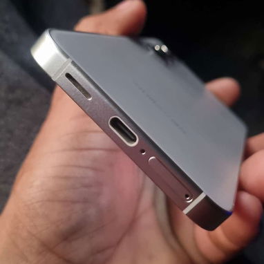 Vendo Samsung Galaxy S24 - 3/4
