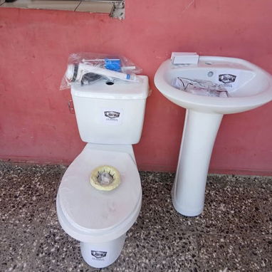 Juegos de baños completos y tasa tanque de descarga al piso y a la pared con los herrajes inportados - 5/10