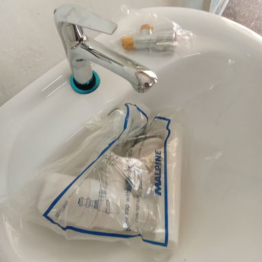 Juego de baño Nuevo completo, Lavamanos con pedestal. 130 Dólares - 2/2