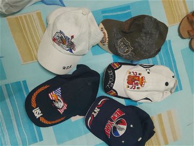 5 gorras de uso en 300 pesos cada una - Img 65587904