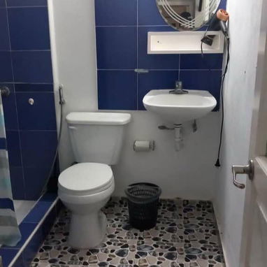 COD.Z ​📍 ¡CASA DE RENTA  EN LA HABANA VIEJA! 5 Cuartos / Balcón / Terraza / A pasos de Plaza Vieja (Zona Soterrada) 📍 - Img 122012854