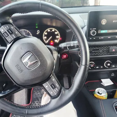 Rebaja de honda HRv del 2025 con 8 mil millas caminando listo para traspaso estoy en la habana vendo o negocio - Img 123322433