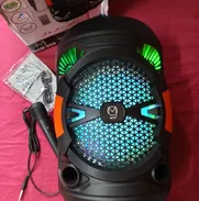 Bocina Bluetooth Recargable con Micrófono sin eco y Mando 40 cm - Img 50425756