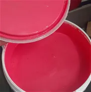 Pintura de vinil acrílica rosada sellada original de 4 litros - Img 45893920