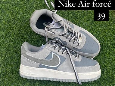 Vendo converses Nuevos y Nike - Img 68141801