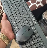 KIT DE TECLADO Y MOUSE INALAMBRICO -LOGITECH - Img 49472806