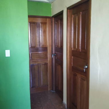 Alquilo apto de 2 cuartos por tiempo indefinido cerca de la playa bacuranao en alamar micro x - Img 122472185