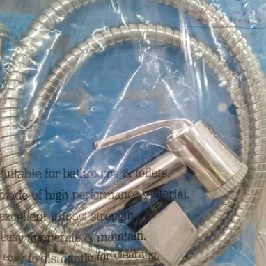 Pilas y duchas de aseo - Img 115556685