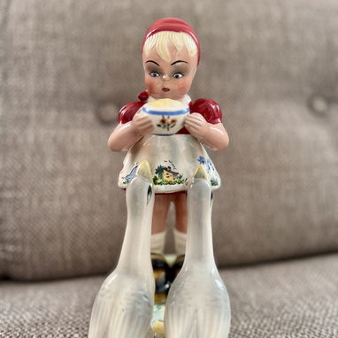 Porcelana . Lampara , tazas de café y revistero de caoba - Img 122958269