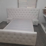 Cama Tapizada con Mesitas de Noche - Img 57241690