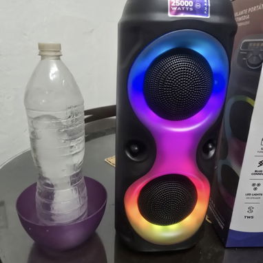 Bocinas portátil recargable 40 USD!!!!Nuevas en su caja. Soy de Marianao, tengo mensajería - Img 126897471