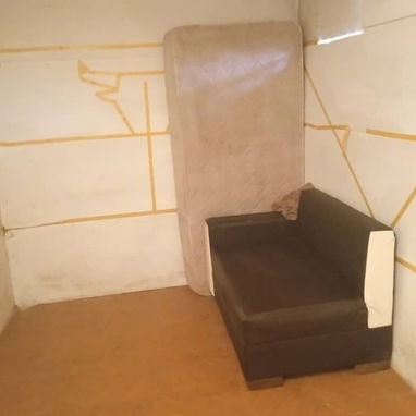 Venta de Casa en Centro Habana                    *CARACTERÍSTICAS*  * Puerta Calle * 3 Plantas * 3 cuartos * ⁠2 baños e - 8/9