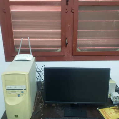 Computadora de uso en perfecto estado con su monitor - Img 123369210