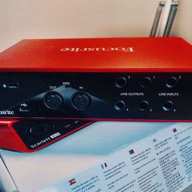 Focusrite Scarlett 4i4 - Interfaz de audio USB de 3ª generación para grabación de alta fidelidad y calidad de estudio. - Img 112120032