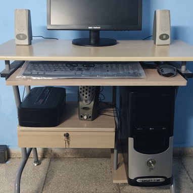 Vendo PC de completa i5 de 4ta gen con mesa, monitor, teclado inhalambrico , backup APC y + Luis 59757910 - Img 123033456