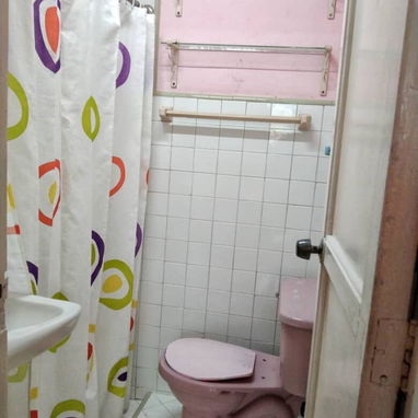 VENTA CASA INDEPENDIENTE CON PATIO LIBRE DE MÁS 100 METROS - Img 121218019
