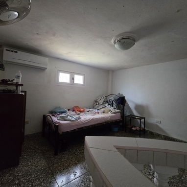 Vedado 150 mil usd casa independiente 4 ctos garaje jardín - Img 119858905