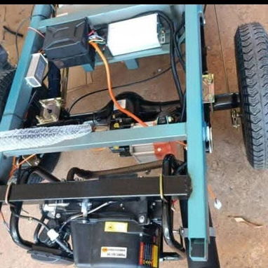 Triciclo eléctrico portobello mediano   72v 89amp Autonomía 120km Capacidad de carga 800kg Extensor de 5mil w - 2/3