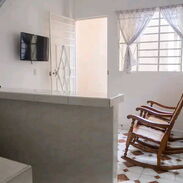 ⭐ Renta apartamento independiente hasta 3 personas con 1 habitación,1 baño, agua fría y caliente, cocina,WiFi, teléfono - Img 45080355