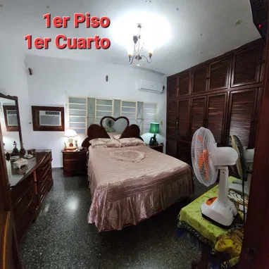 🏠 *¡TRIPLE PROPIEDAD EN VENTA!* 🏠 *3 escrituras independientes | 3 plantas + garaje* Marianao*   *A 7 cuadras del Hosp - 10/10