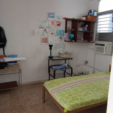 🏠 *SE VENDE APARTAMENTO EN EL VEDADO. PLAZA* - 6/9