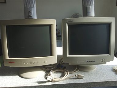 Vendo 2 monitores culones para piezas - Img main-image