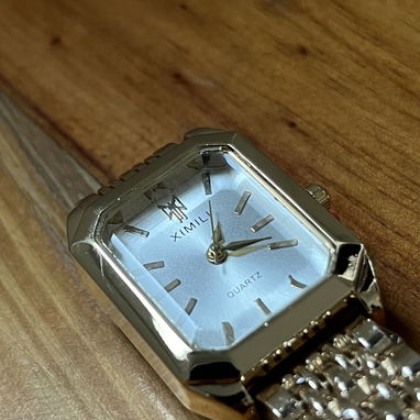 Reloj elegante para mujer , dorado . - Img 122125213