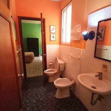 Se vende apto en calle Linea. Amplio, bonito y en buen estado - Img 105818133
