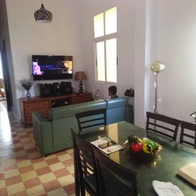 REBAJA DE 75 A 65 mil USD. Casa de 5 cuartos y 3 baños en Plaza de la Rev. - Img 121465984