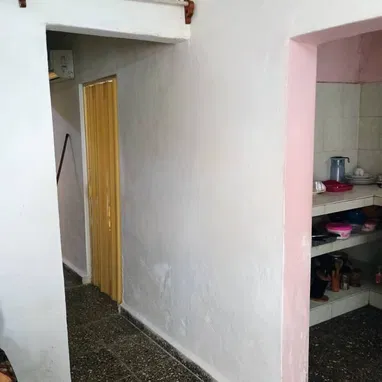 Se vende casa en Guanabo buena zona Habana del Este - Img 122875377