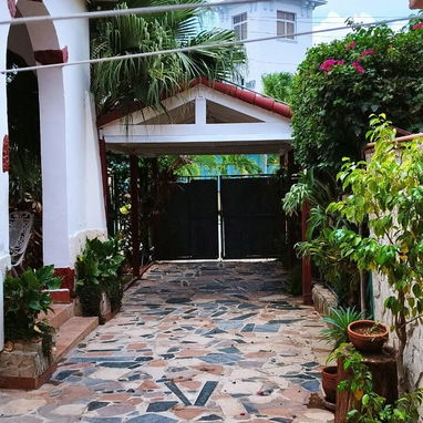 Casas en playa miramar 250 mil usd d dos plantas total d 6 habitaciones y 6 cuartos serca del cira Garcia - 5/10