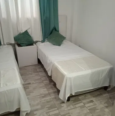 🚗👥 Apartamento de 2 Habitaciones en San Lázaro, Vedado REF 1375 - Img 96352985