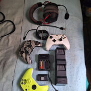 Xbox con varios accesorios - Img 45573565