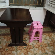 Mesa de estudio de caoba 40 euros - Img 57576990