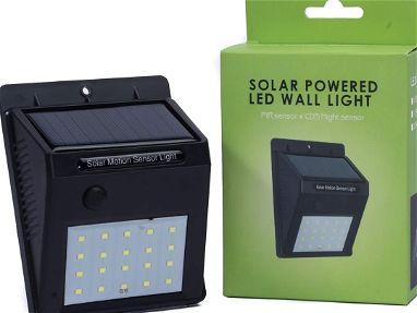 Lámpara con carga solar para exterior precio 10 USD color negro - Img main-image-45670411