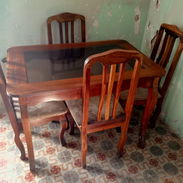 Juego de comedor de 4 sillas con cristal precio negociable - Img 56786768