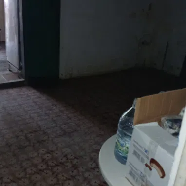 Se vende casa antigua con patio de tierra - Img 118487307