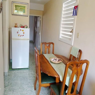 🪶 Apartamento en el Vedado – Tranquilidad y Buena Ubicación - Img 118873562