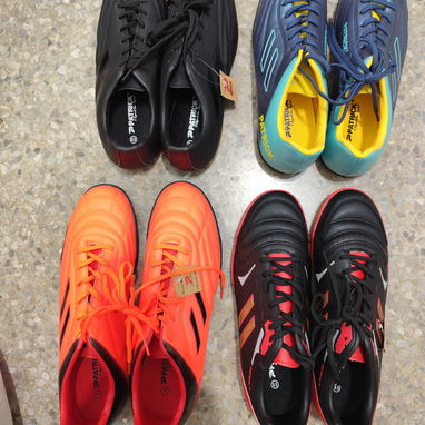 Zapatillas fútbol sala y Tacos Originales de 40 a 60 USD - Img 123792975