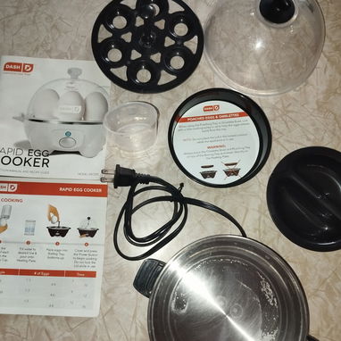Vendo hervidor de huevos, vaporera dash egg para 6 huevos. - Img 125262777